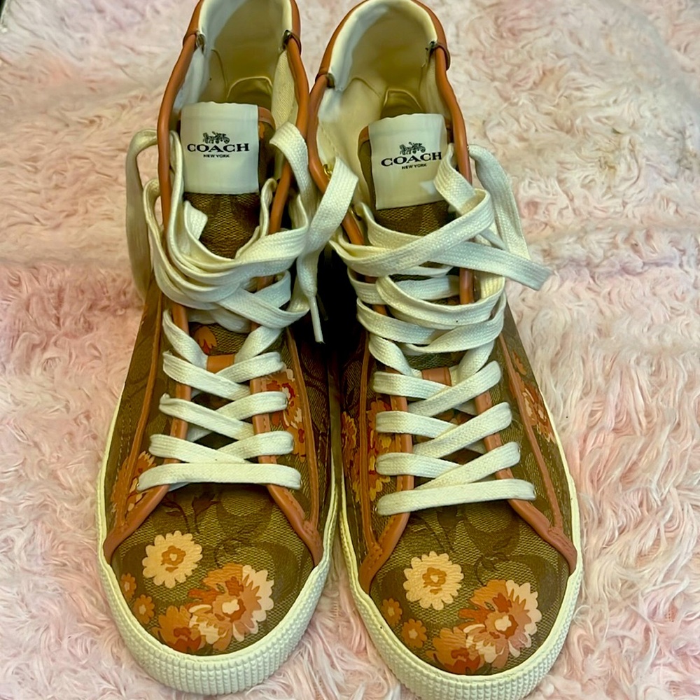 Women Coach shoes